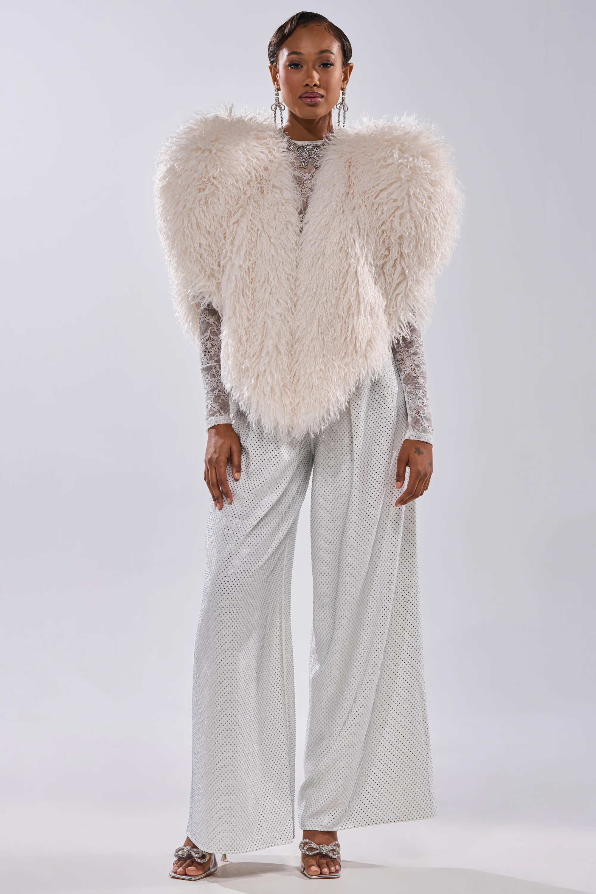 STAR CROSSED LOVER FAUX FUR VEST IN IVORY - Image 12
