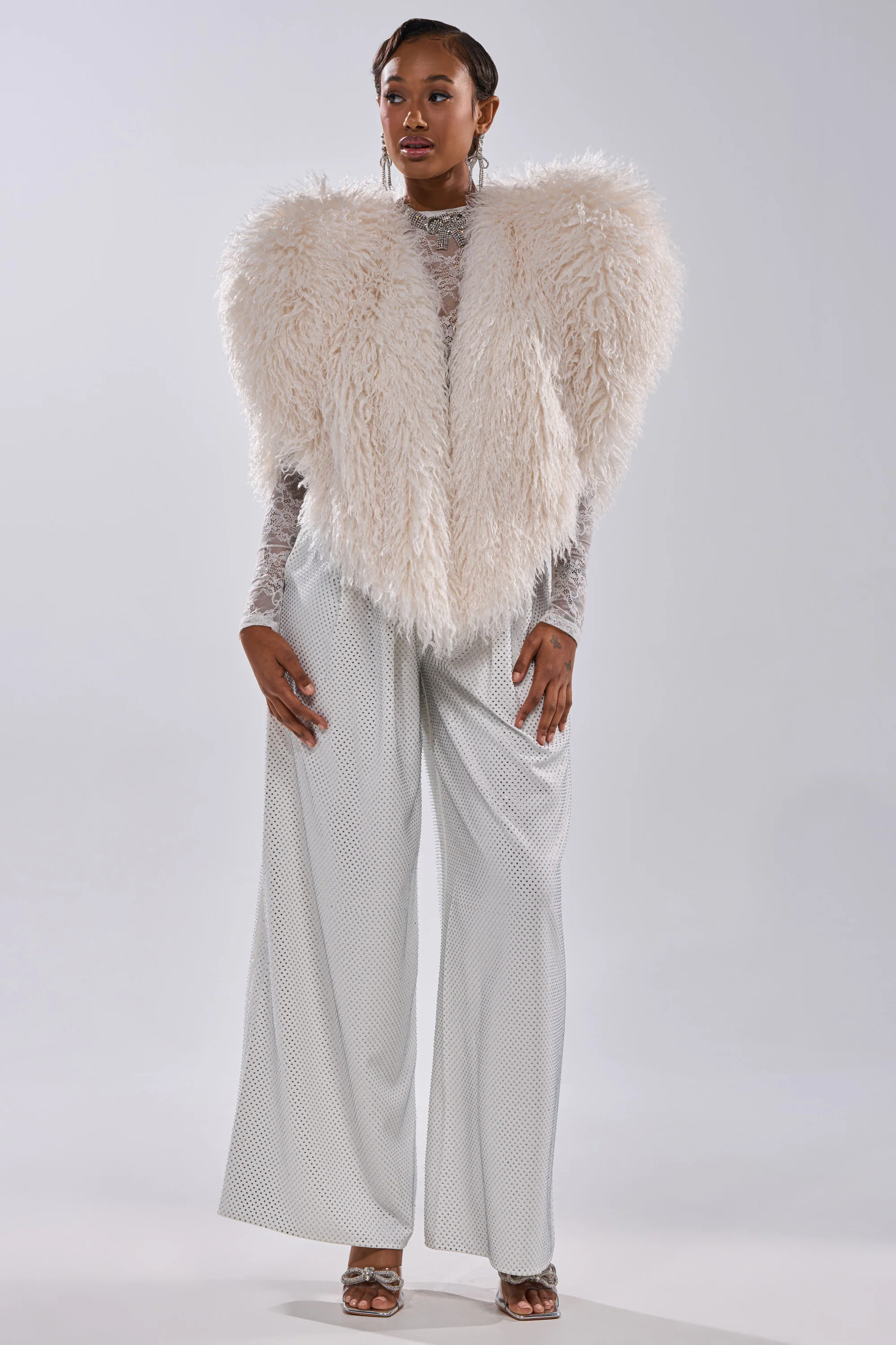 STAR CROSSED LOVER FAUX FUR VEST IN IVORY - Image 13