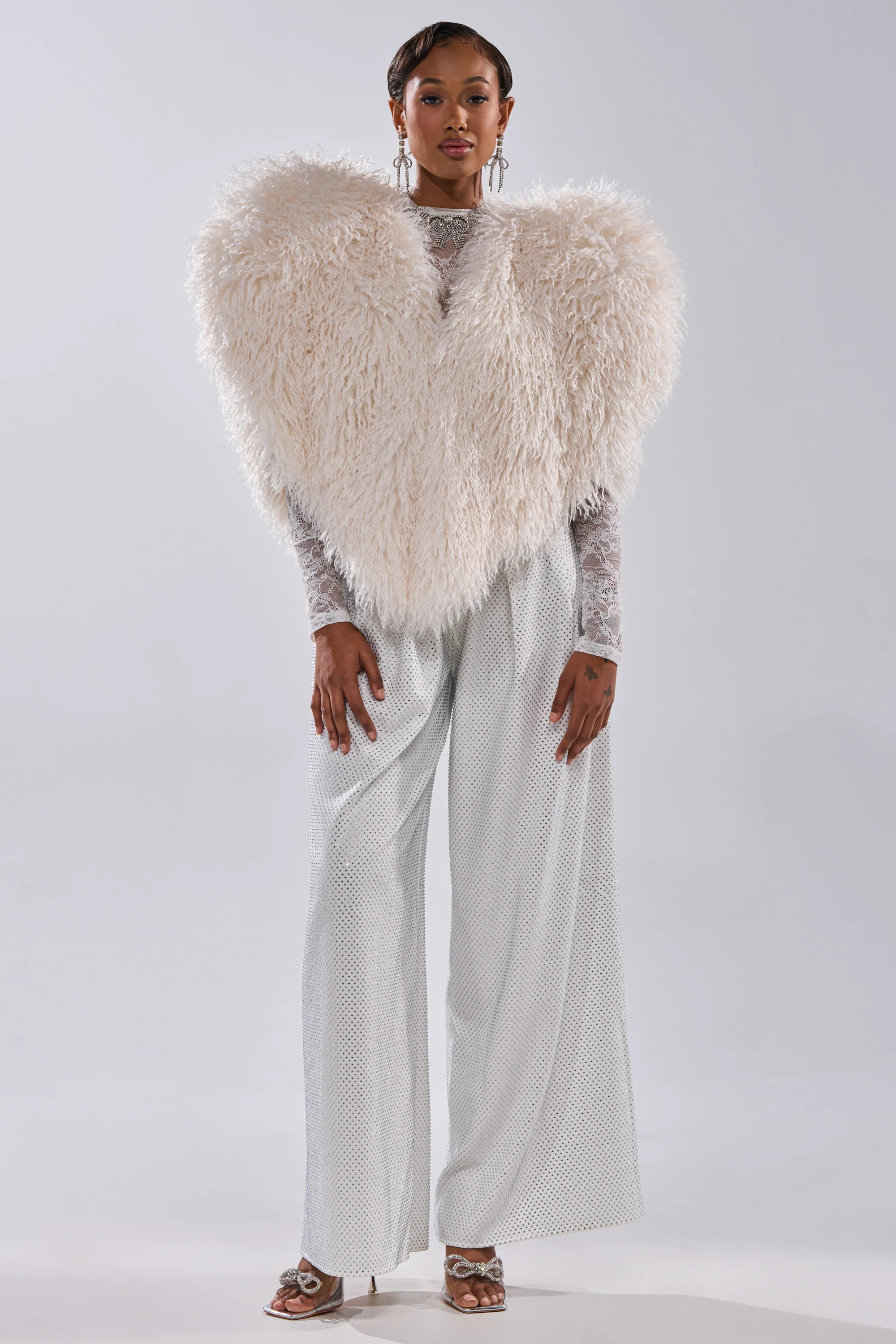 STAR CROSSED LOVER FAUX FUR VEST IN IVORY - Image 15