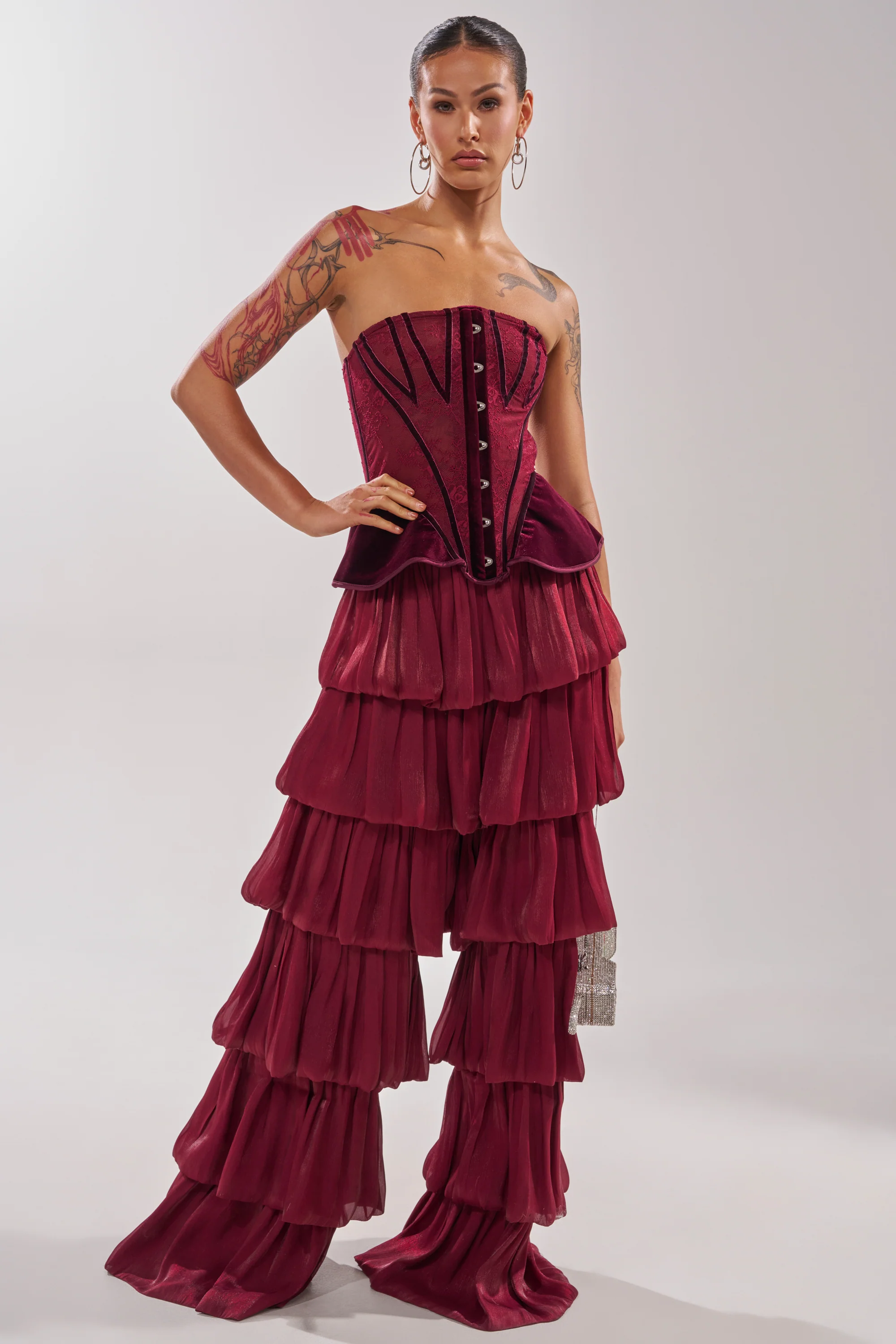 STAR OF THE NIGHT FLOUNCY PANT IN BURGUNDY - Image 3