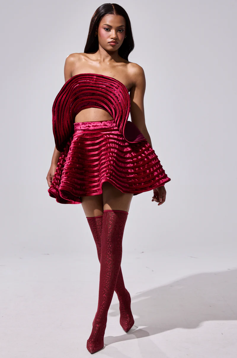 STAR OF THE SHOW VELVET BLOUSE - Image 9