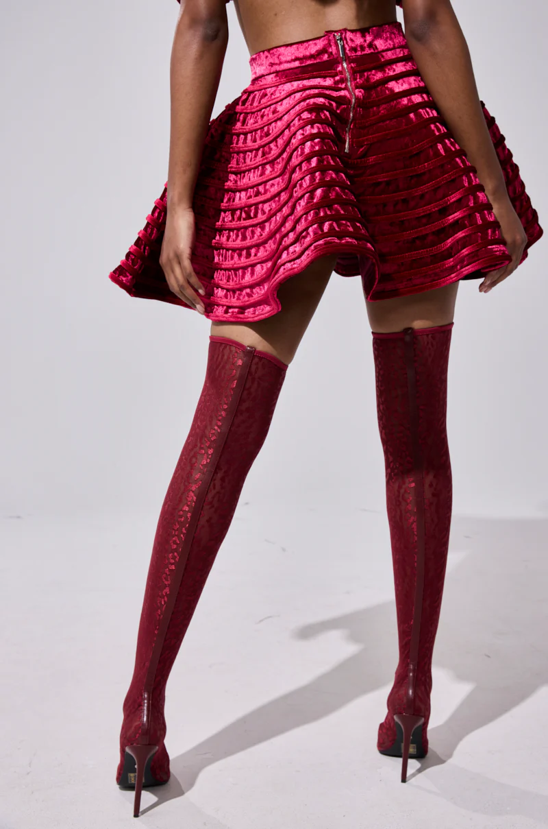 STAR OF THE SHOW VELVET MINI SKIRT - Image 4