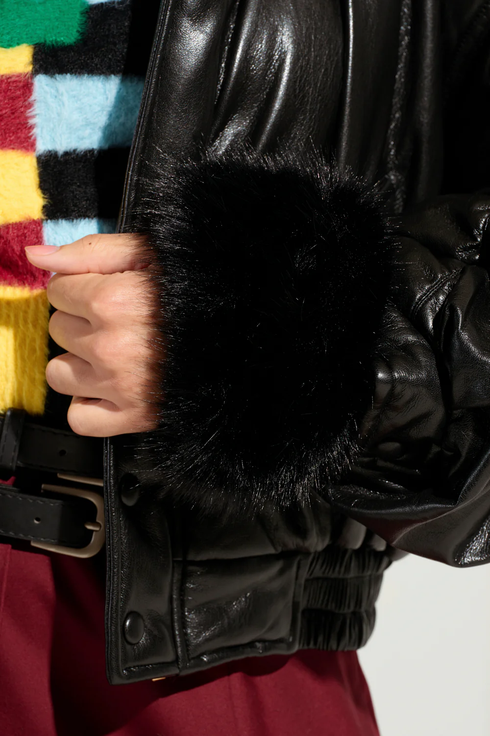 STAYING WARM FAUX FUR CUFFS - Image 3
