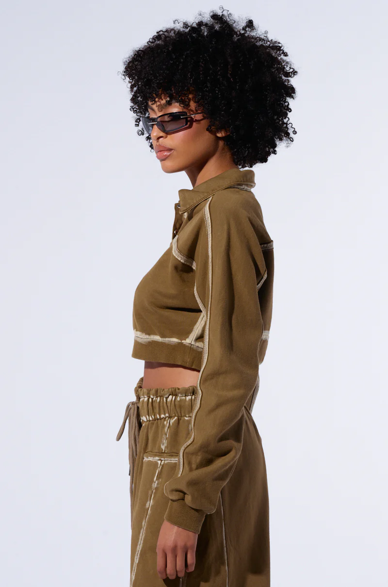 STREET TALK CROP SWEATSHIRT - Image 2