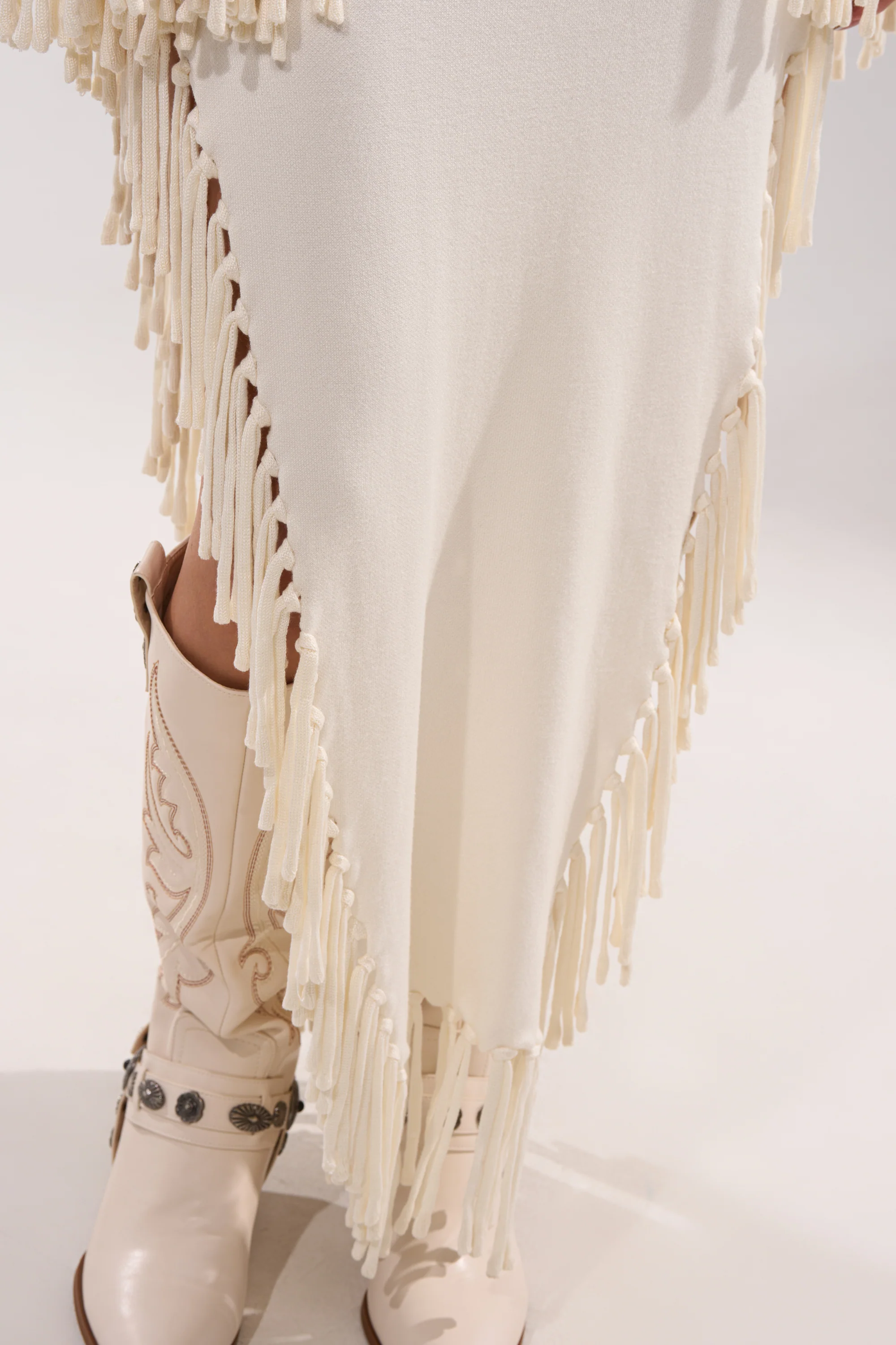 SWEATER WEATHER KNIT MIDI DRESS - Image 8