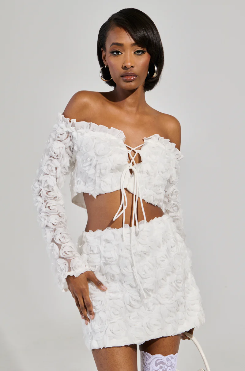 SWEET ESCAPE OFF THE SHOULDER LACE UP BLOUSE IN WHITE - Image 2