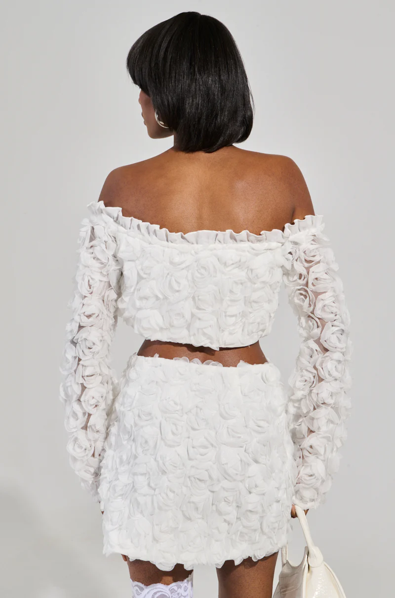 SWEET ESCAPE OFF THE SHOULDER LACE UP BLOUSE IN WHITE - Image 4