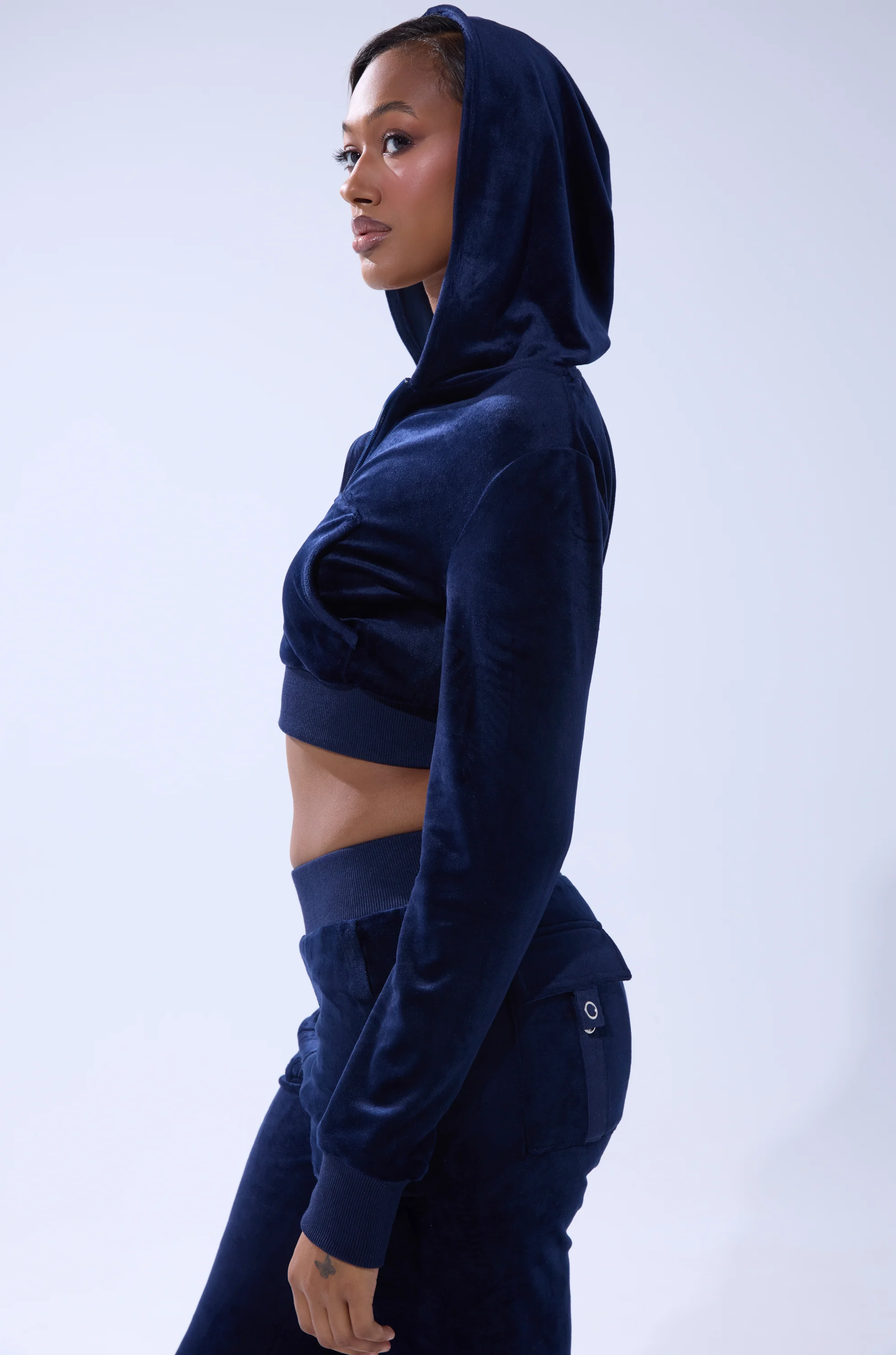TAYLOR VELOUR FITTED ZIP UP IN NAVY - Image 3