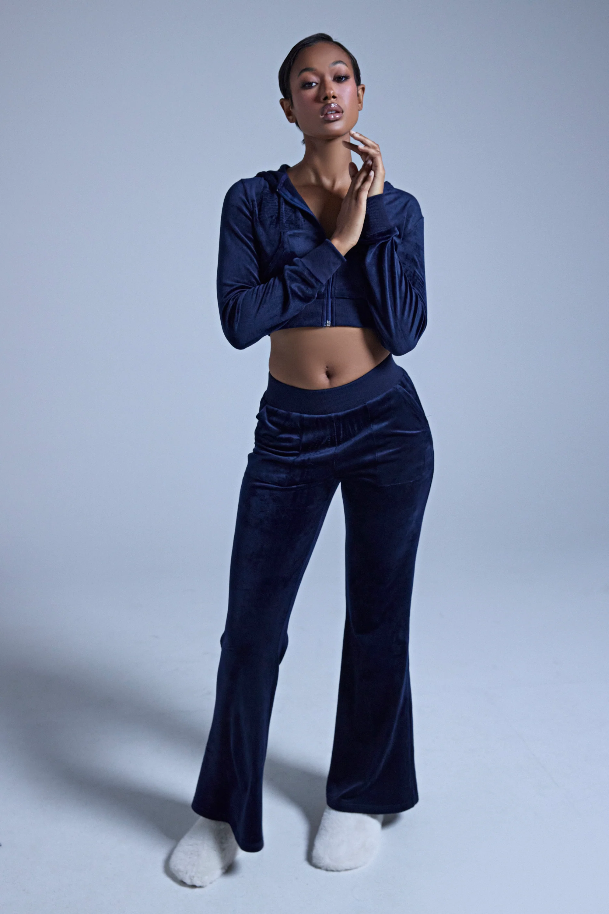 TAYLOR VELOUR FITTED ZIP UP IN NAVY - Image 5