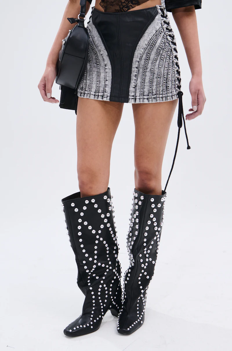 TELL ME LIES MINI SKIRT - Image 2