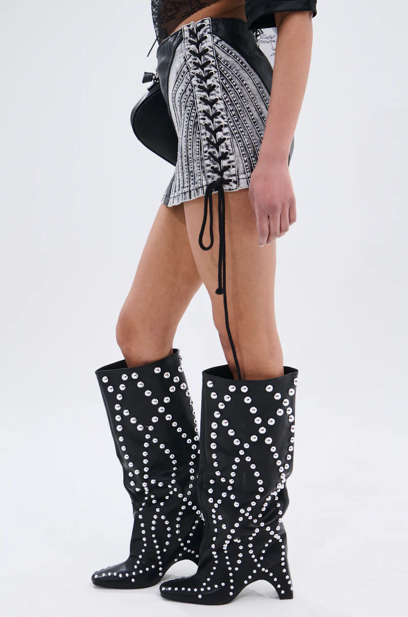 TELL ME LIES MINI SKIRT - Image 4