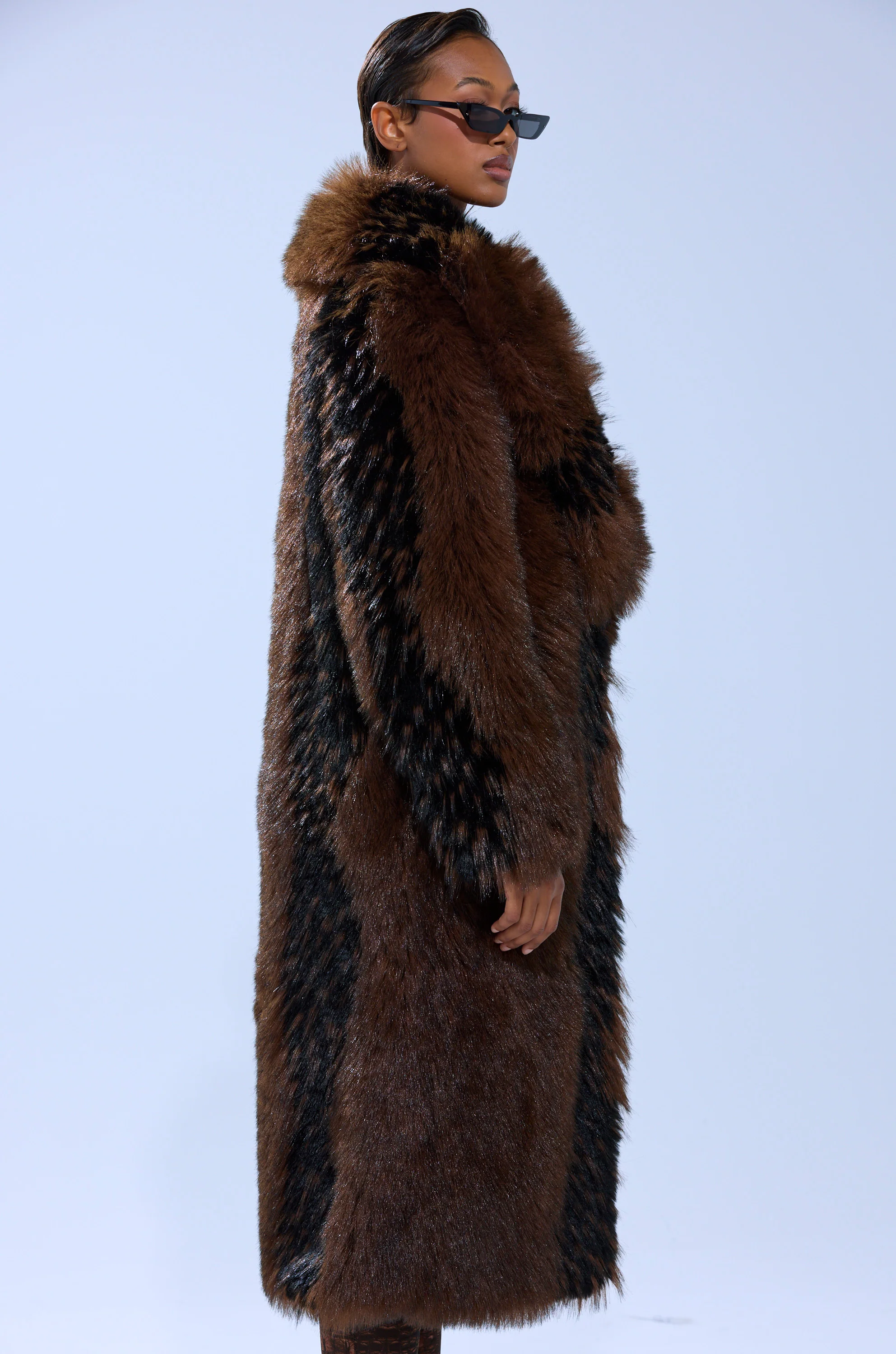 TELLURIDE FAUX FUR IN BROWN - Image 5