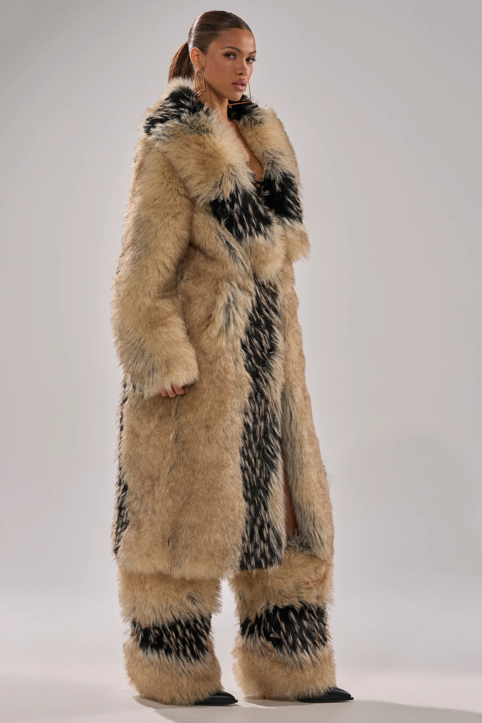 TELLURIDE FAUX FUR IN TAN - Image 3