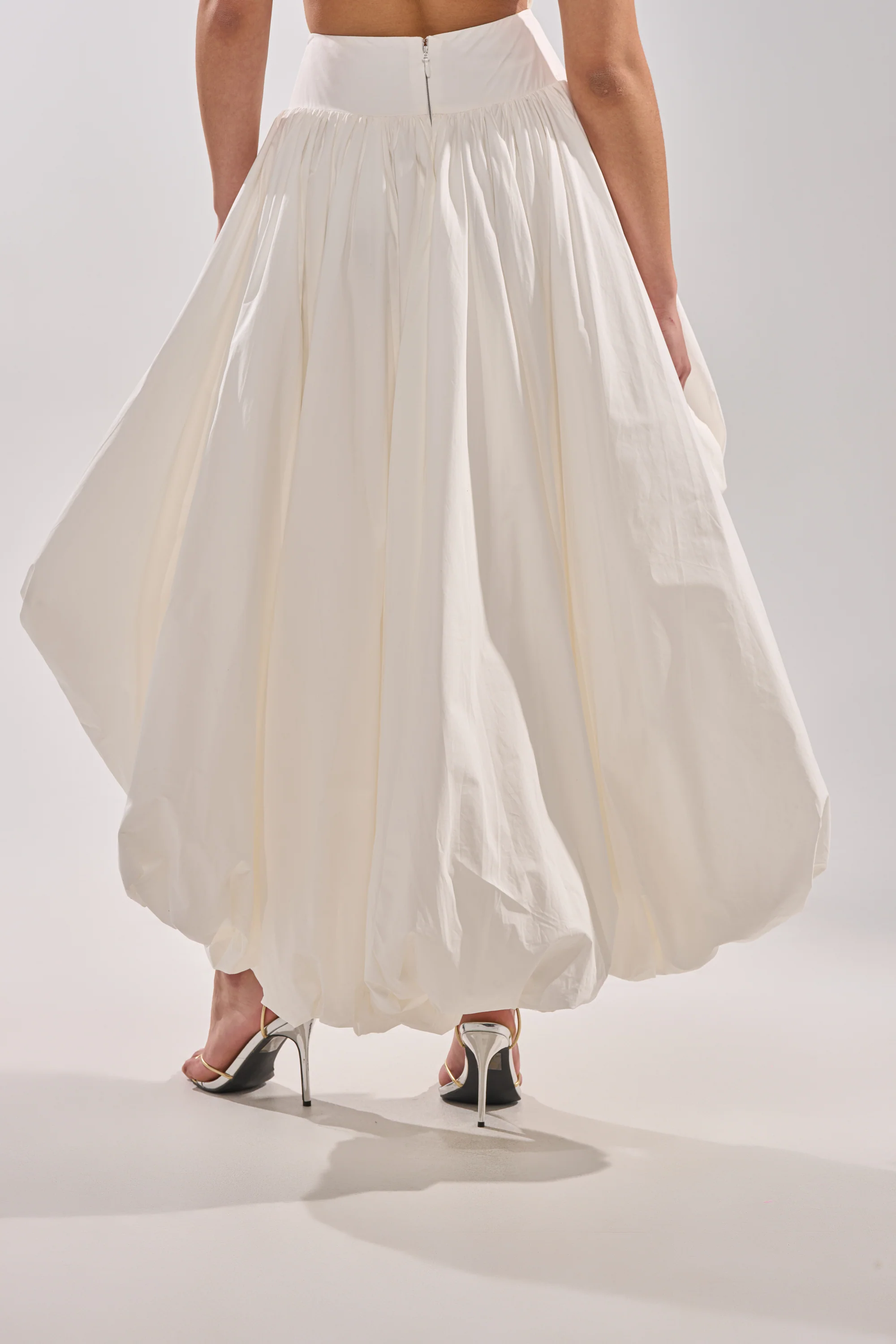 THE BIGGER THE BETTER HIGH LOW MAXI SKIRT - Image 4