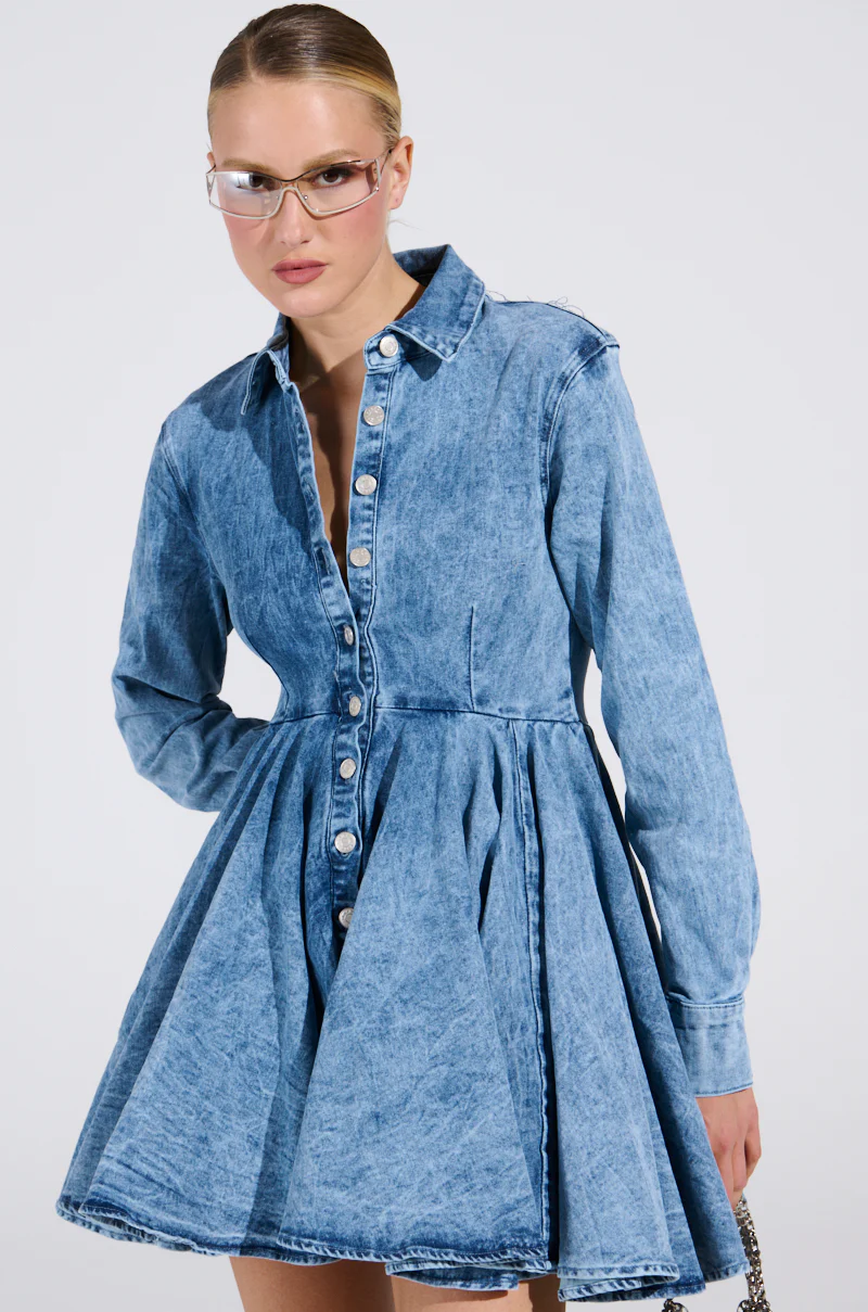 THE IT GIRL MINI DRESS IN DENIM - Image 2