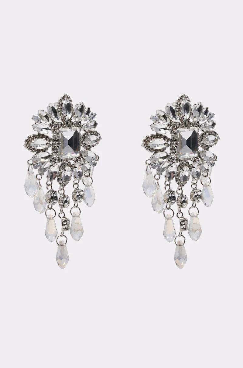 THE MAIN MOMENT EARRING - Image 4