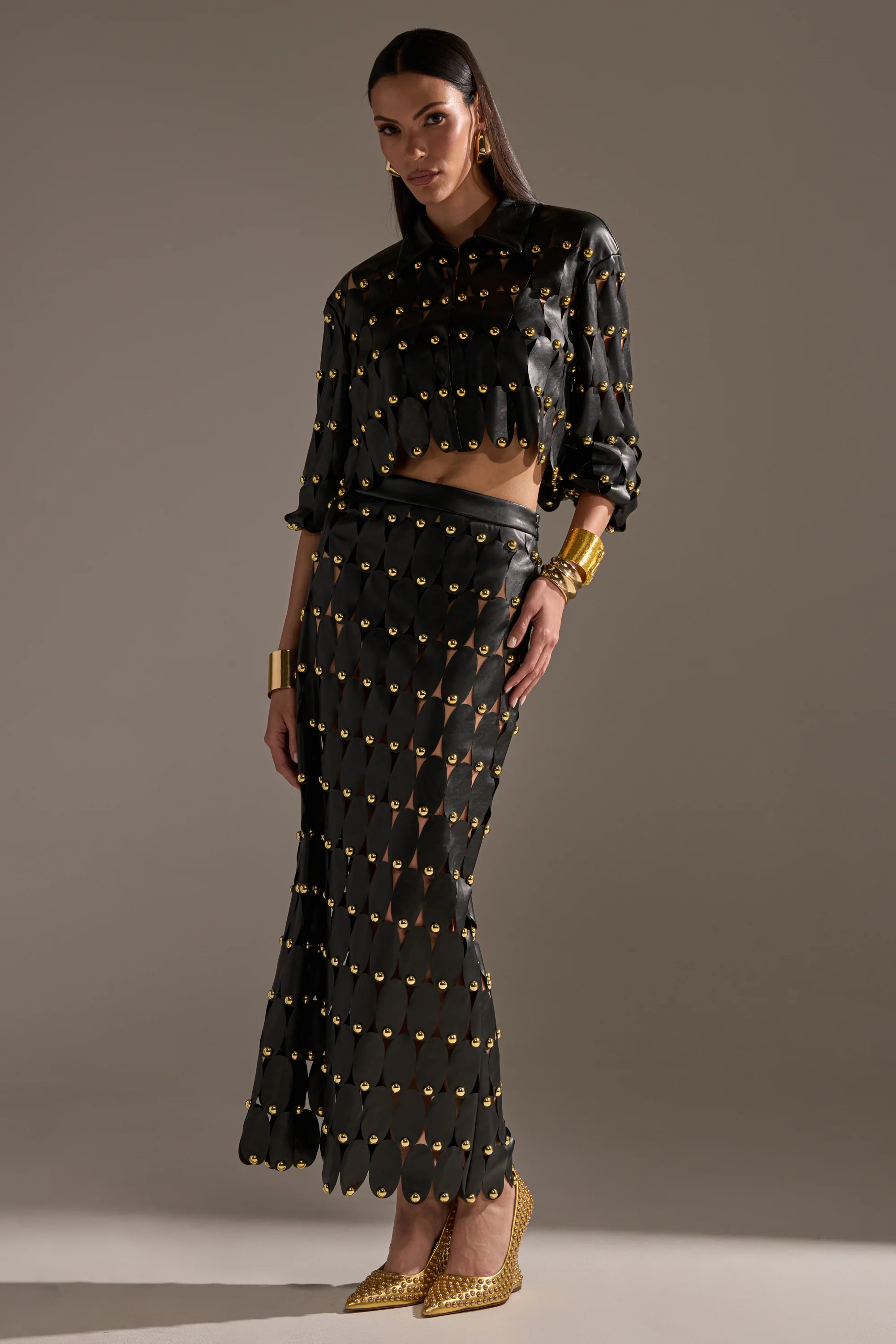 THE SNEAK PEEK STUDDED PU MIDI SKIRT IN BLACK - Image 7
