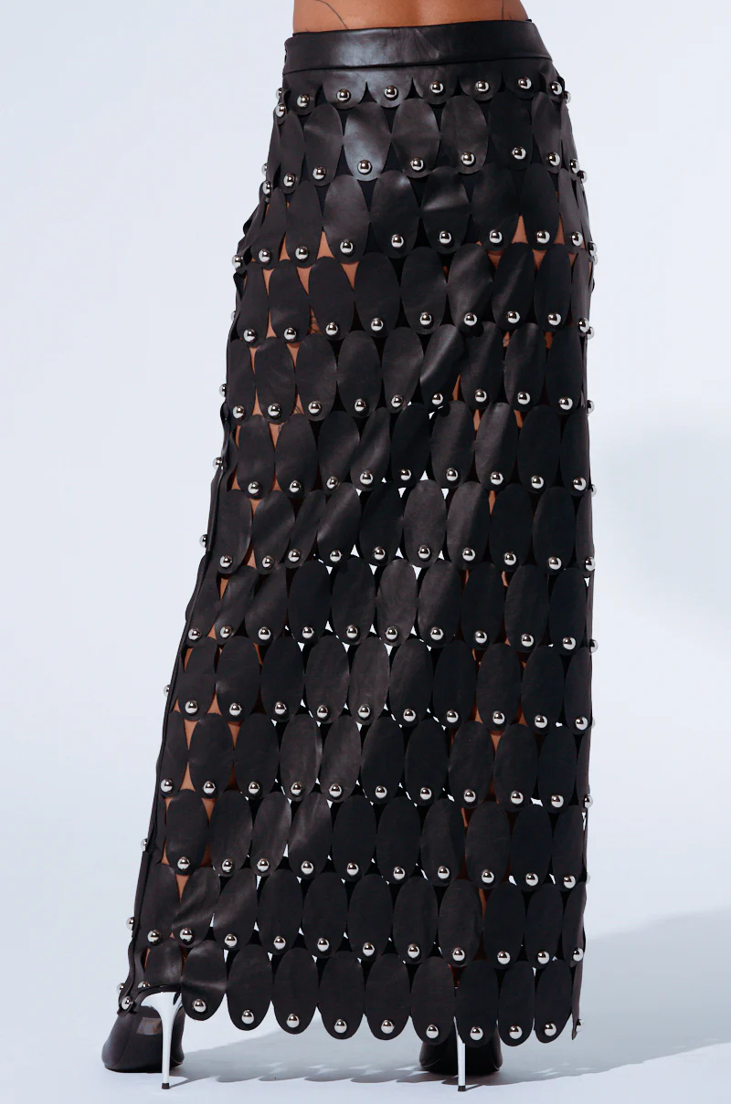 THE SNEAK PEEK STUDDED PU MIDI SKIRT IN BLACK - Image 4