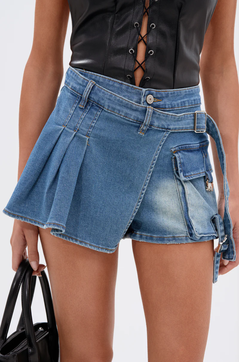 THIS ONE IS IT DENIM SHORT - Image 2