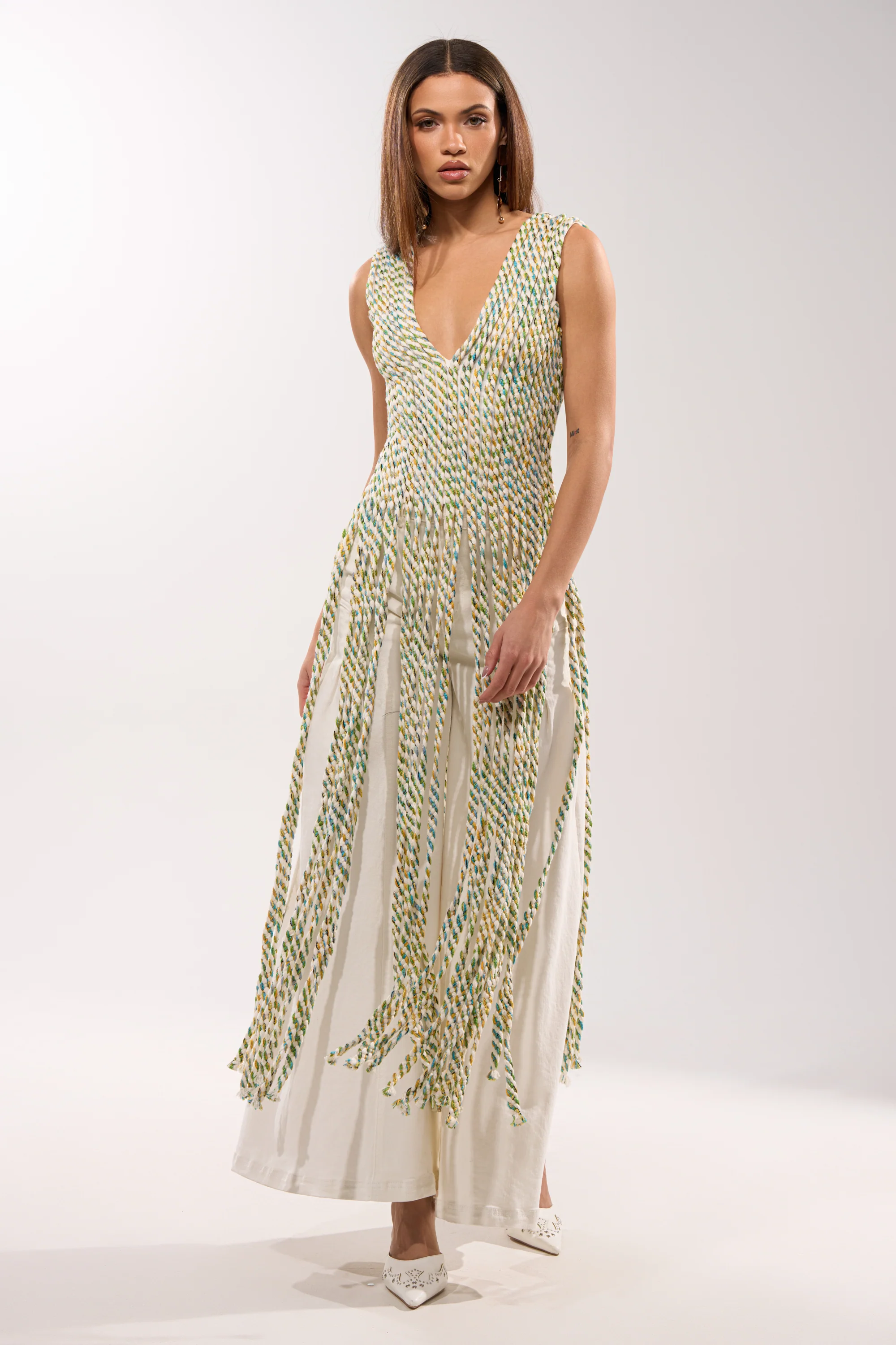 TIED DOWN V-NECK ROPE TOP
