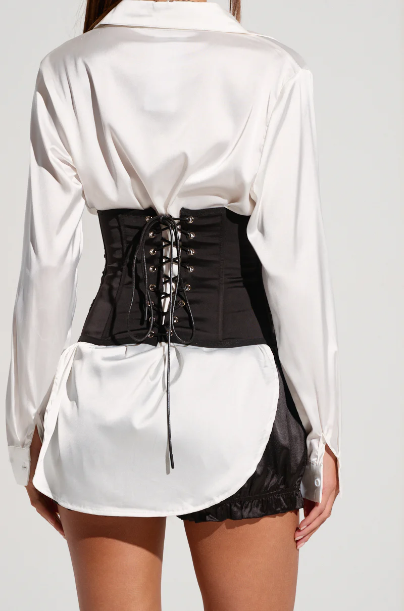TIED WITH A BOW SATIN BELT - Image 3