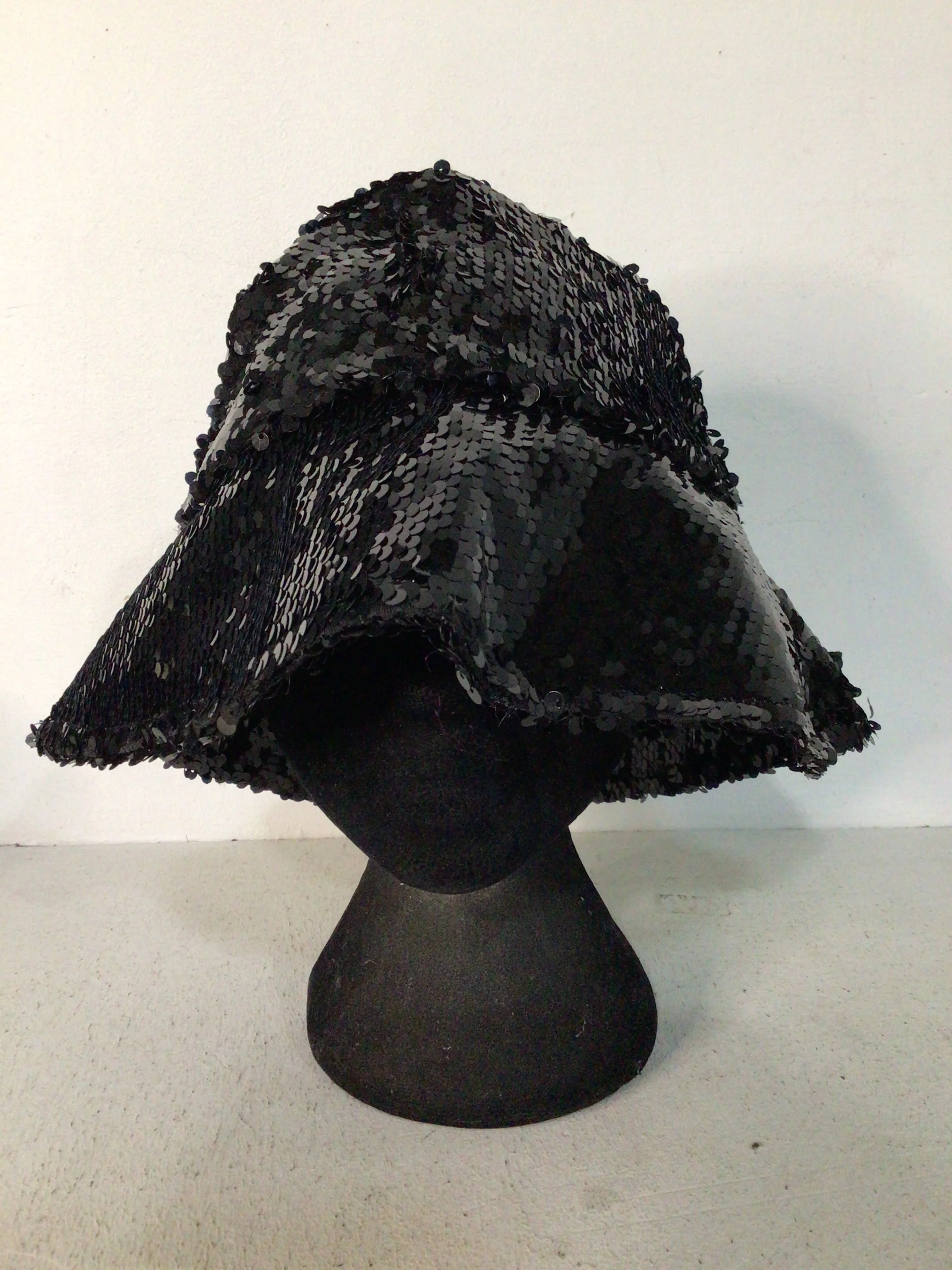 TIME TO SHINE SEQUIN BUCKET HAT IN BLACK - Image 3