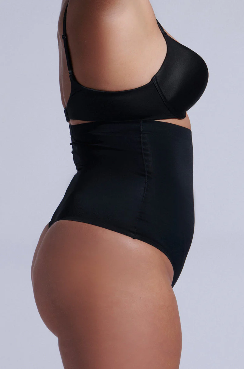 TITSY SHAPER THONG IN BLACK - Image 9