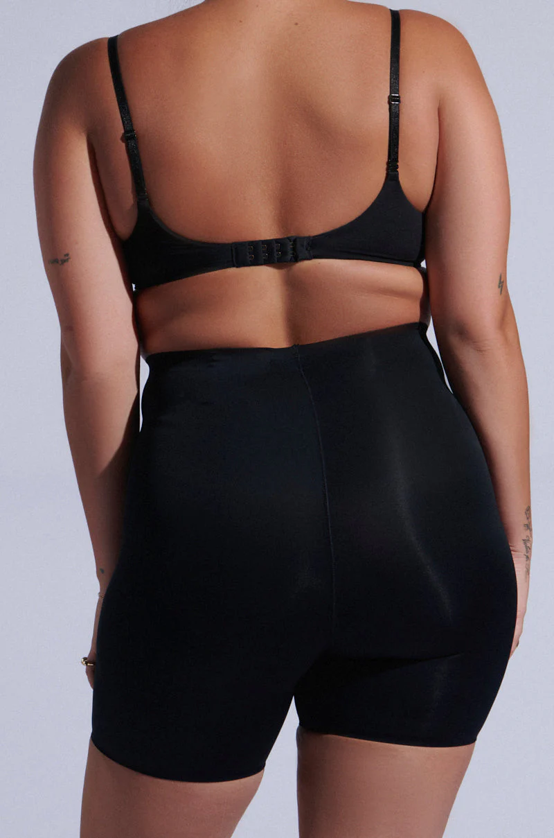 TITSY TUMMY TUCK SHORTS IN BLACK - Image 12