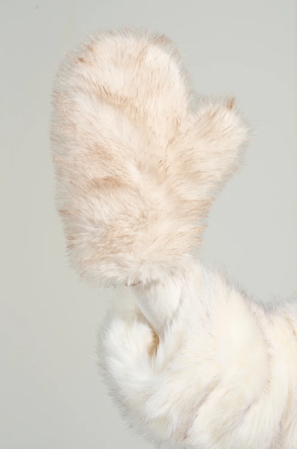 TOASTIE FAUX FUR MITTENS - Image 4