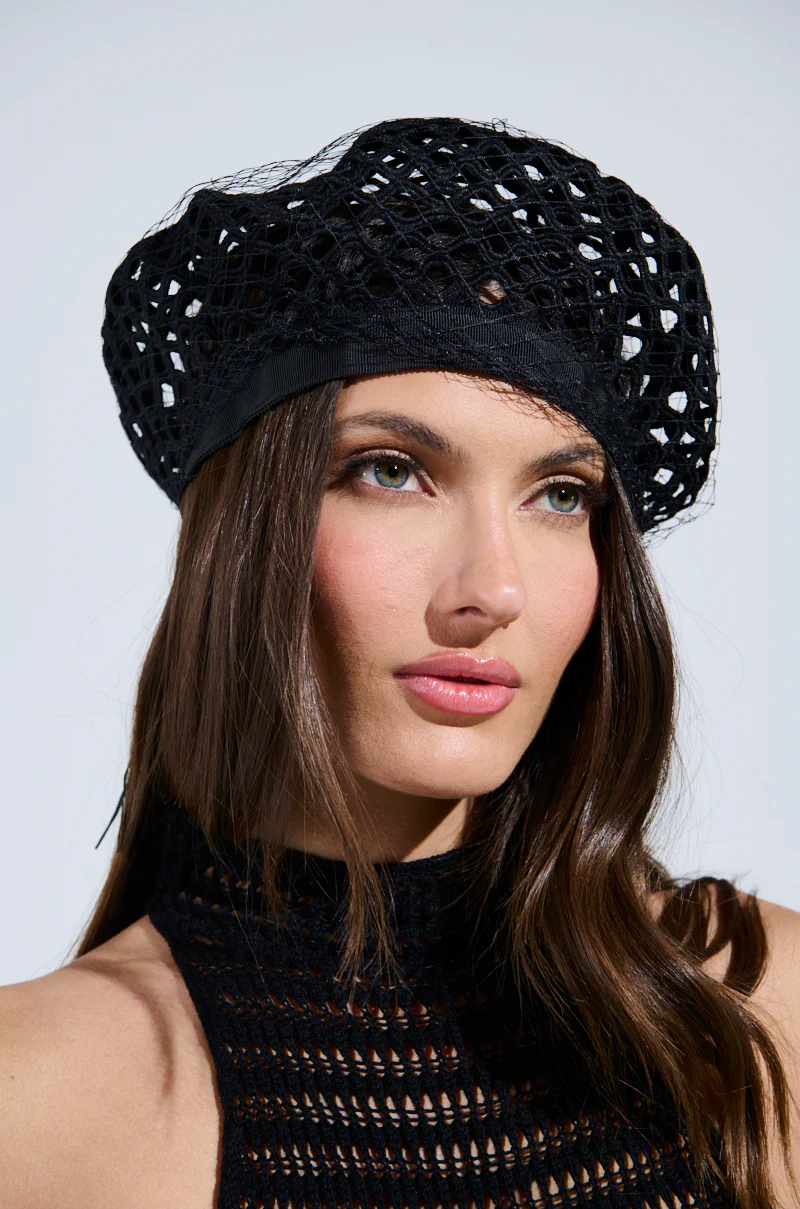 TOO EDITORIAL CUTOUT BERET