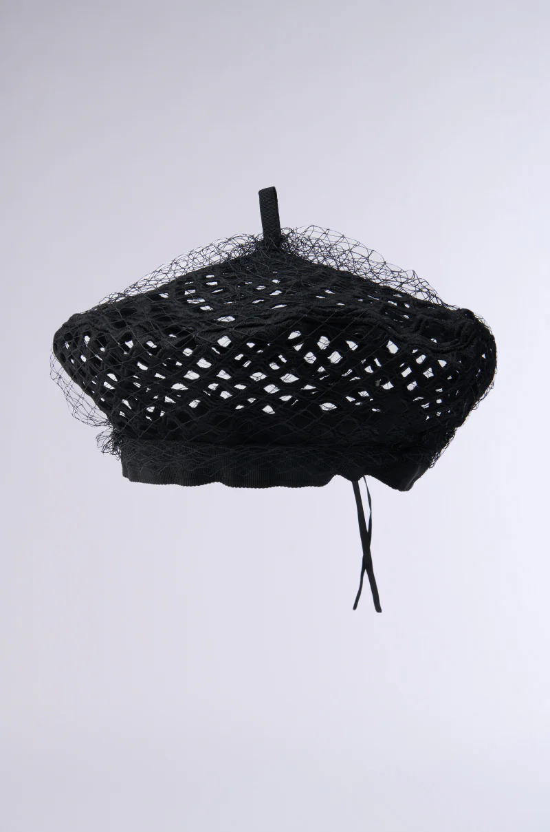 TOO EDITORIAL CUTOUT BERET - Image 3