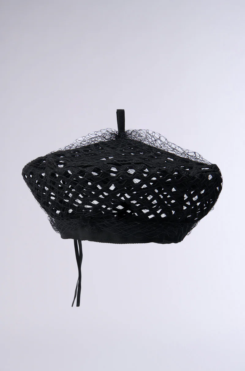 TOO EDITORIAL CUTOUT BERET - Image 4