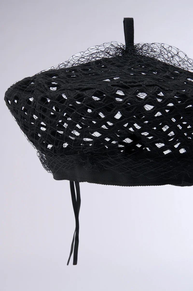 TOO EDITORIAL CUTOUT BERET - Image 5