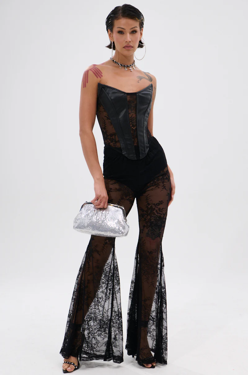 TOO GOOD FOR THIS LACE CORSET - Image 6