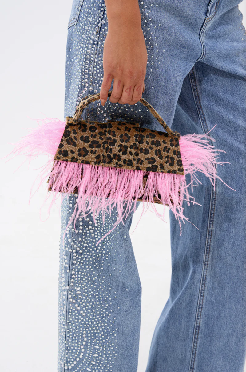 TOO WILD FEATHER PURSE - Image 2