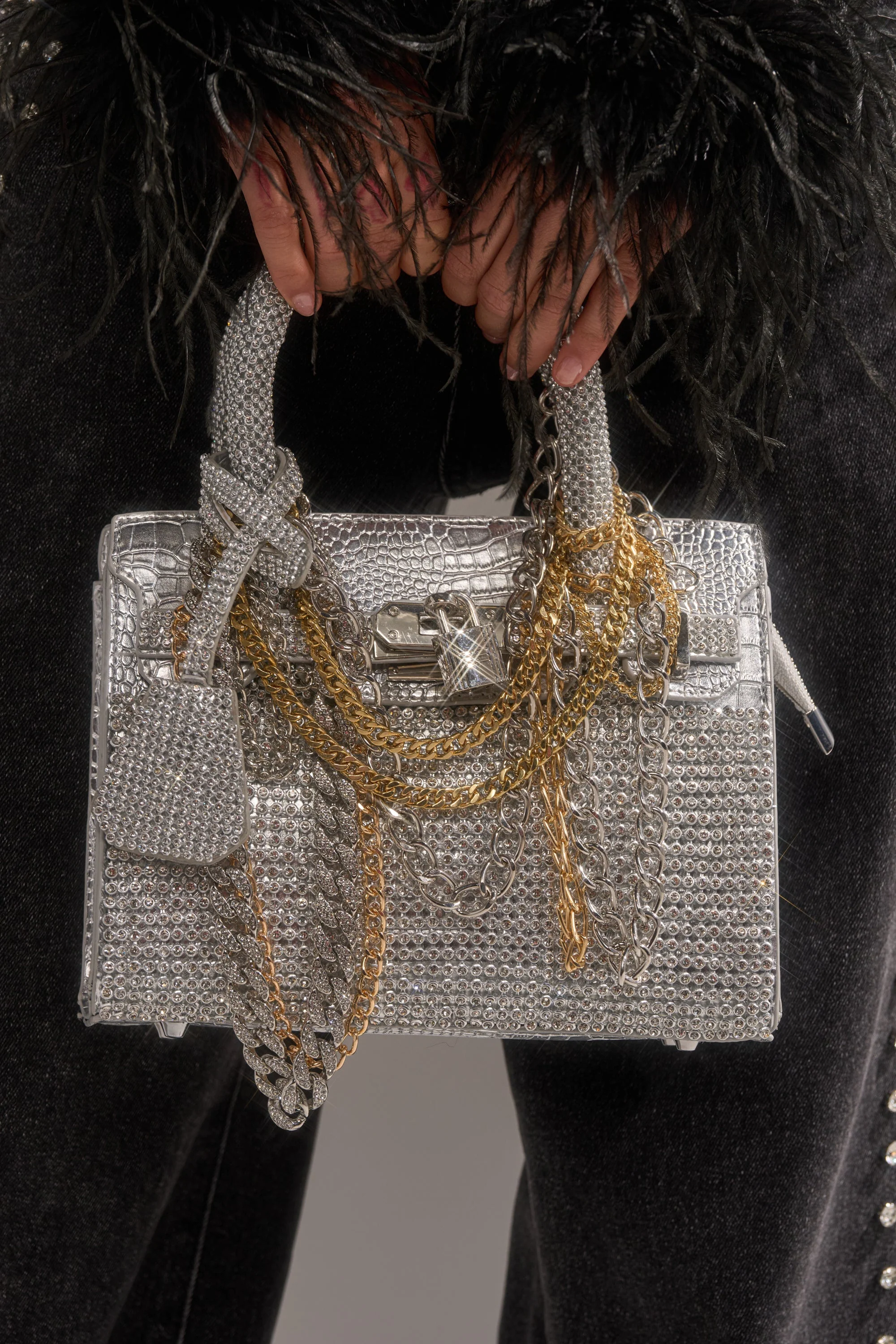 TOP NOTCH EMBELLISHED CHAIN PURSE - Image 3
