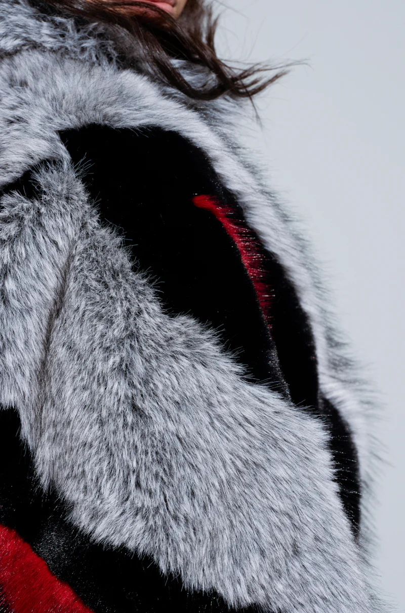 TORONTO FAUX FUR COAT - Image 8