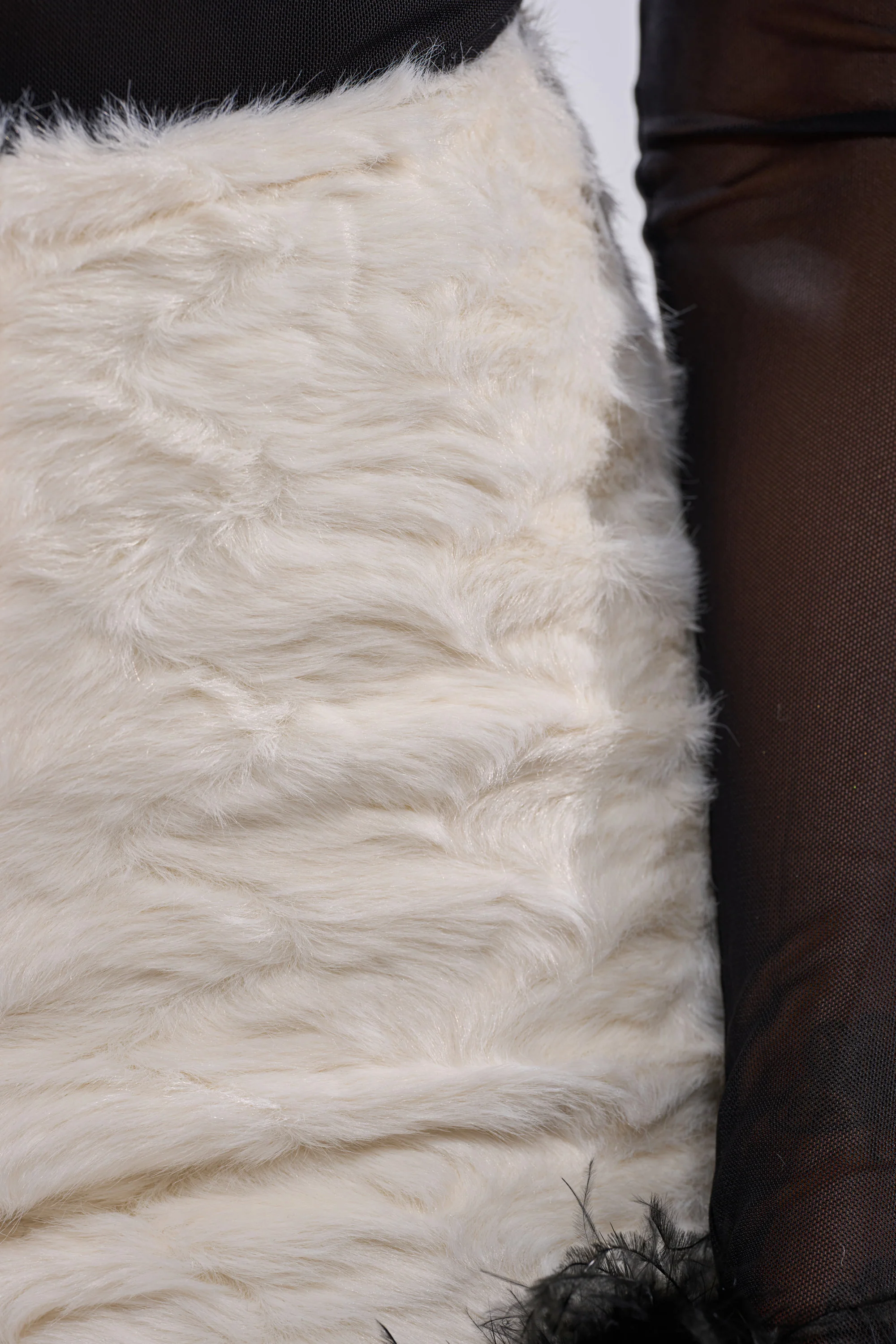 TOUCH ME FUR SHORT - Image 10