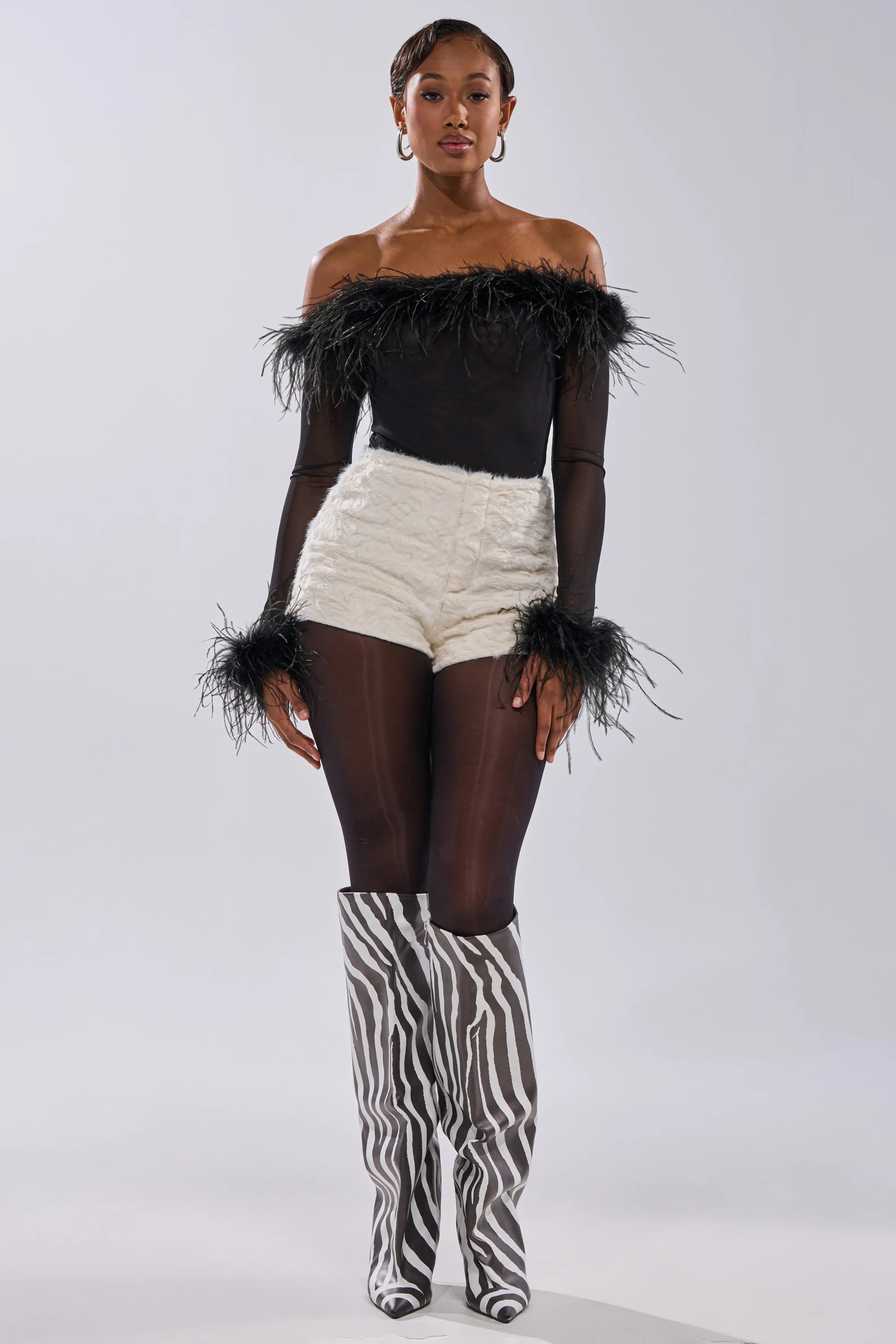 TOUCH ME FUR SHORT - Image 9