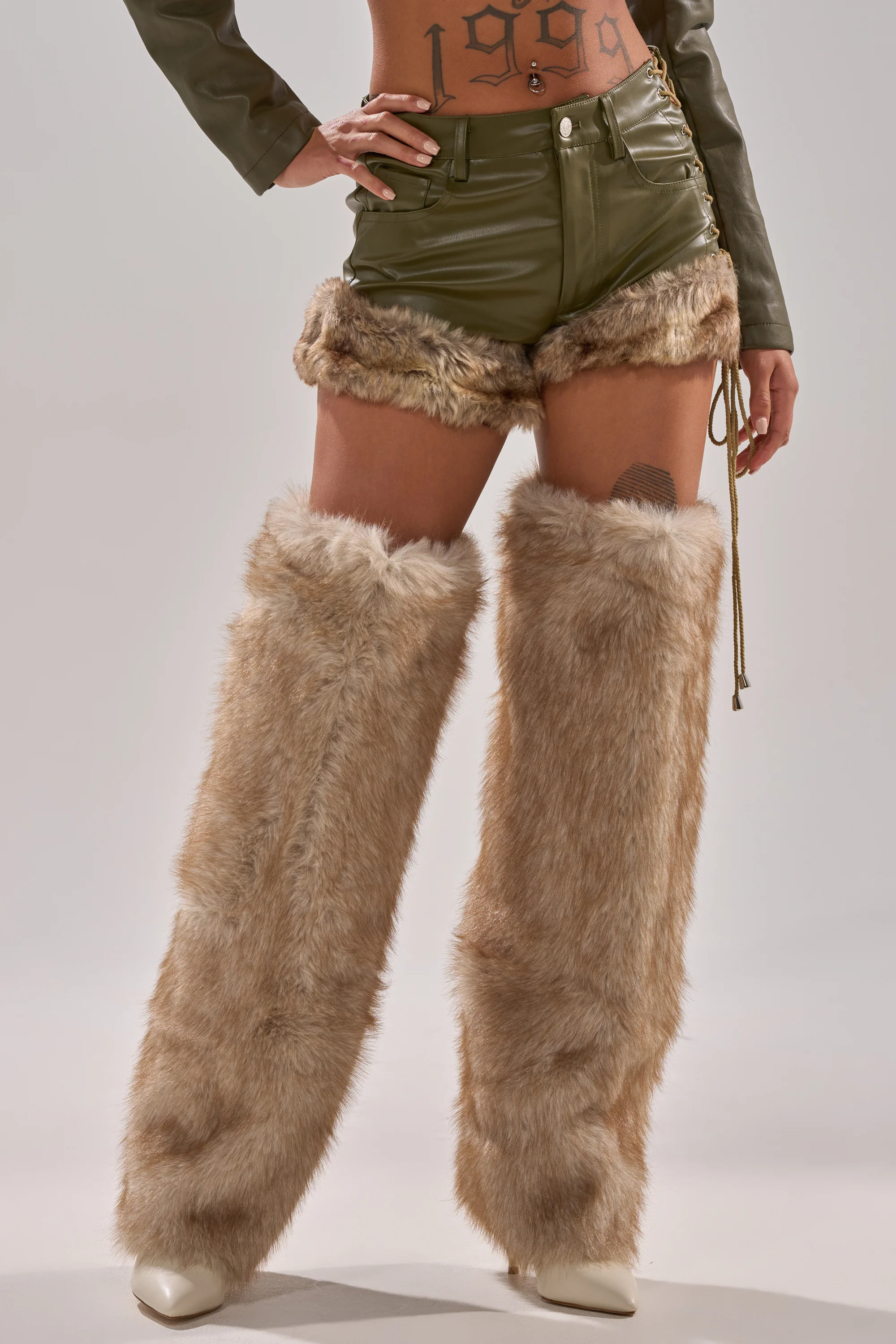 TRAMP STAMP FAUX LEATHER SHORT - Image 4