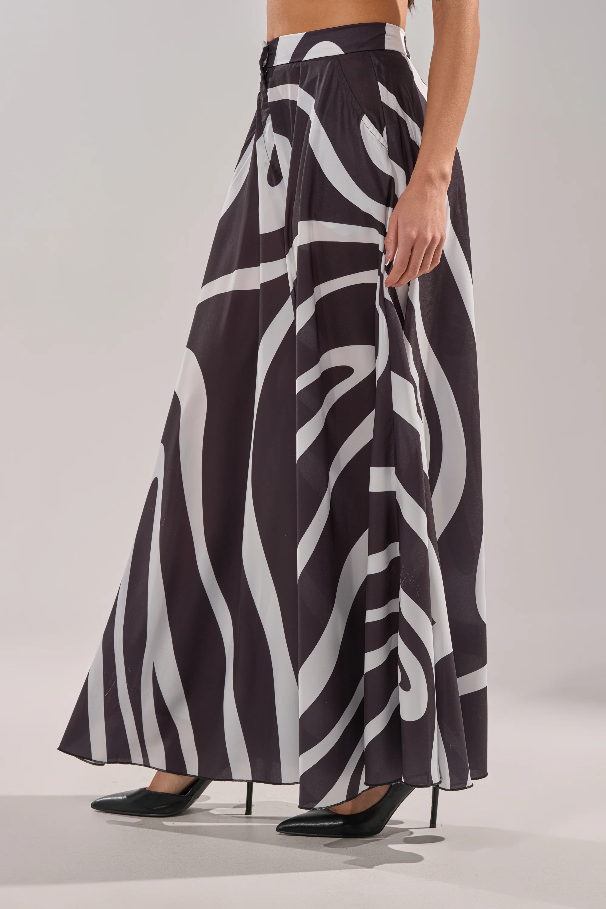 TRINA PLEATED PALAZZO PANT - Image 3