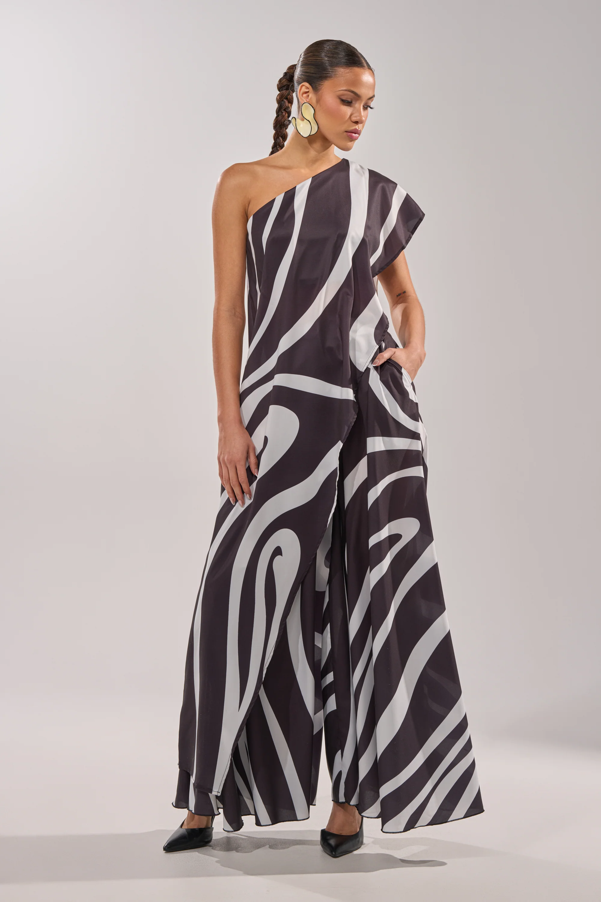 TRINA PLEATED PALAZZO PANT - Image 9