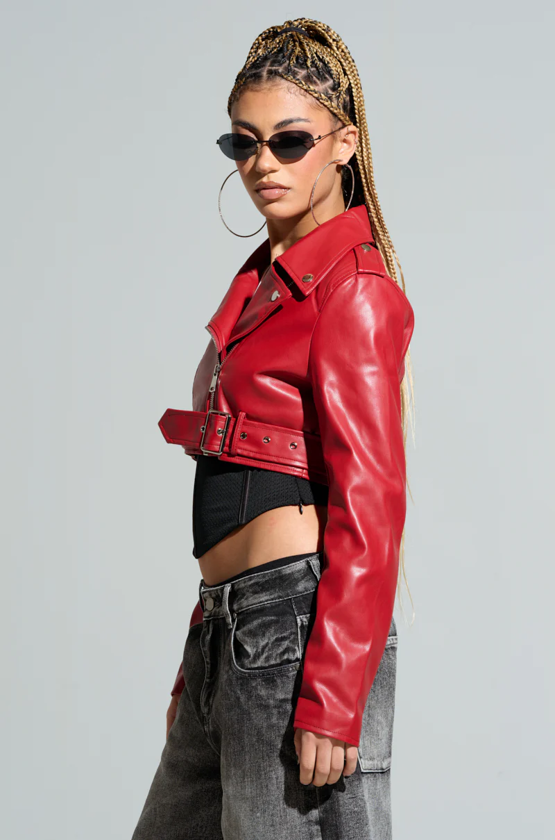 TRIO ESSENTIAL CROPPED MOTO IN RED - Image 3