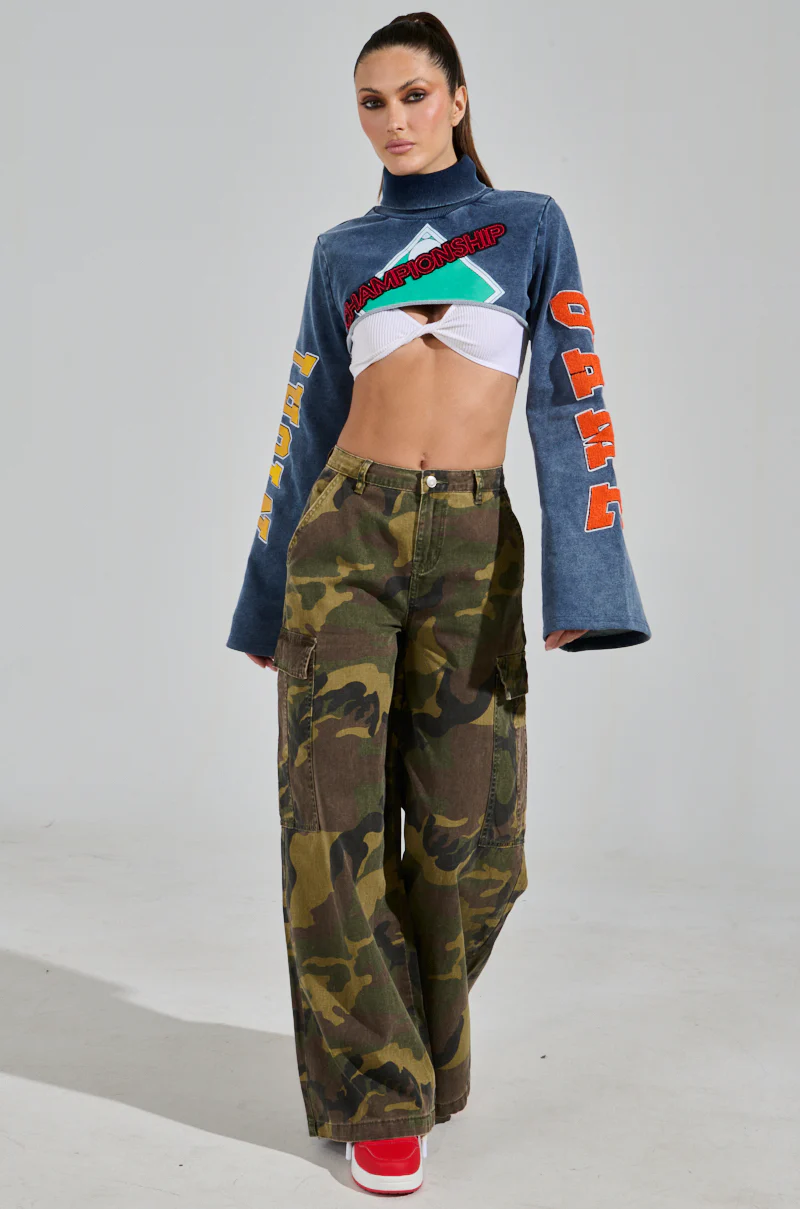 TRUE CHAMPION GRAPHIC CROPPED SWEATSHIRT - Image 7