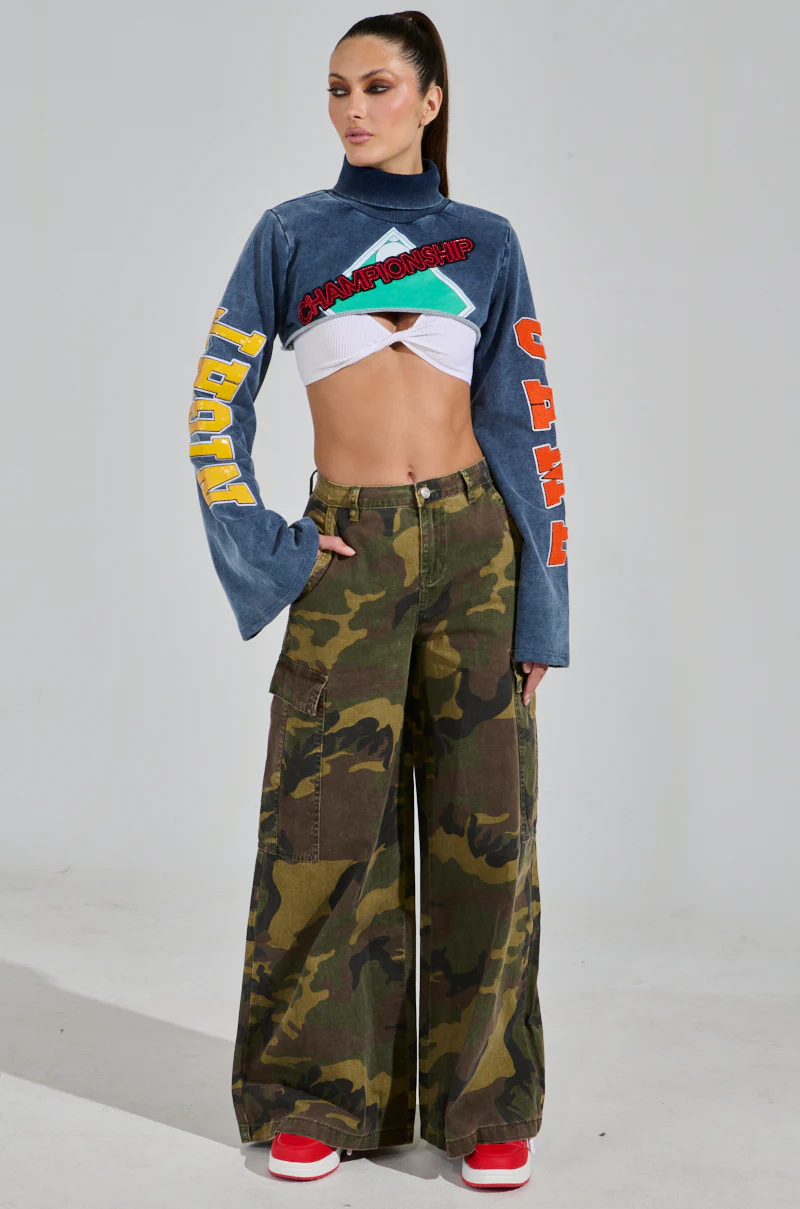 TRUE CHAMPION GRAPHIC CROPPED SWEATSHIRT - Image 8