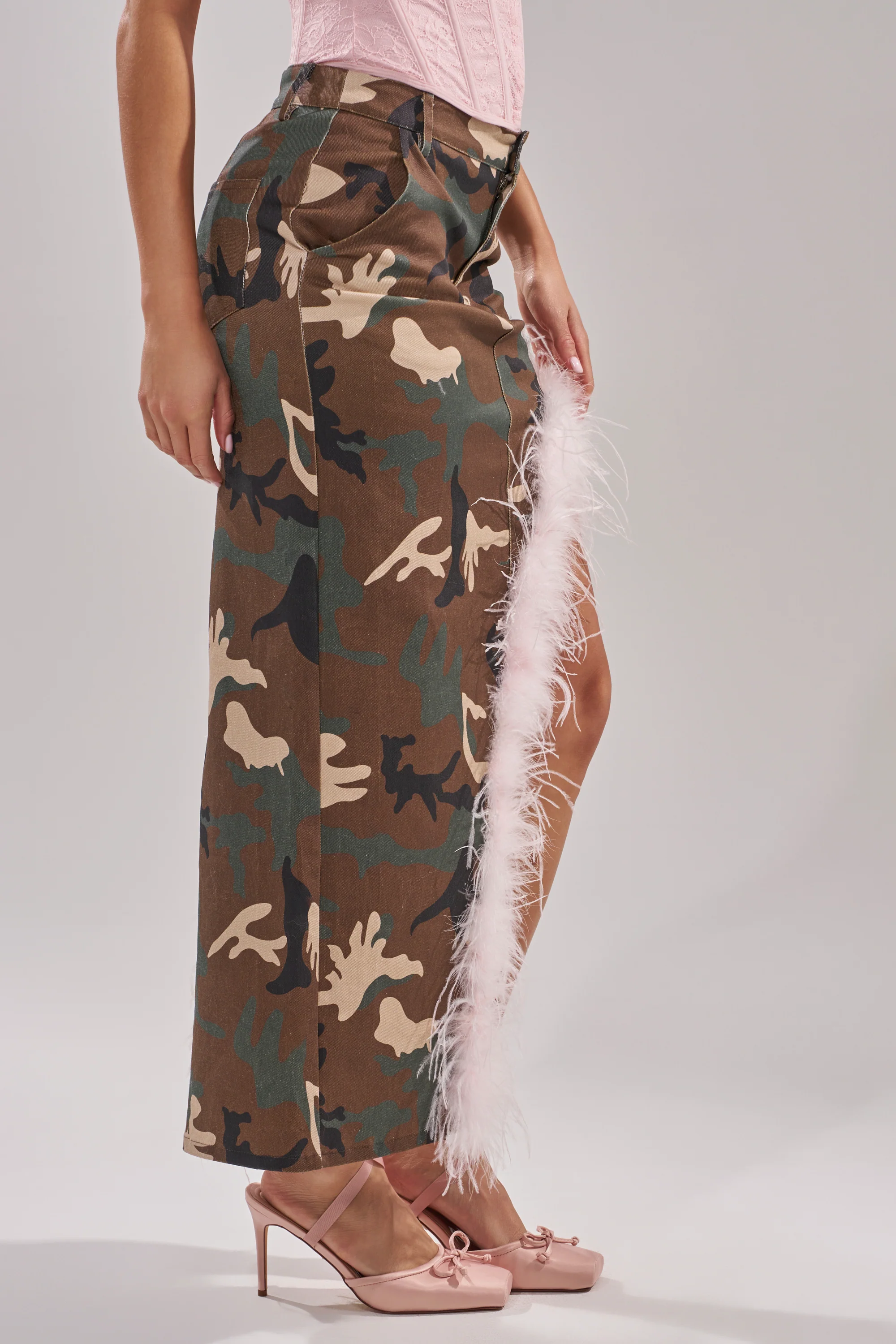 TRYING SOMETHING NEW CAMO SKIRT WITH FEATHERS - Image 6