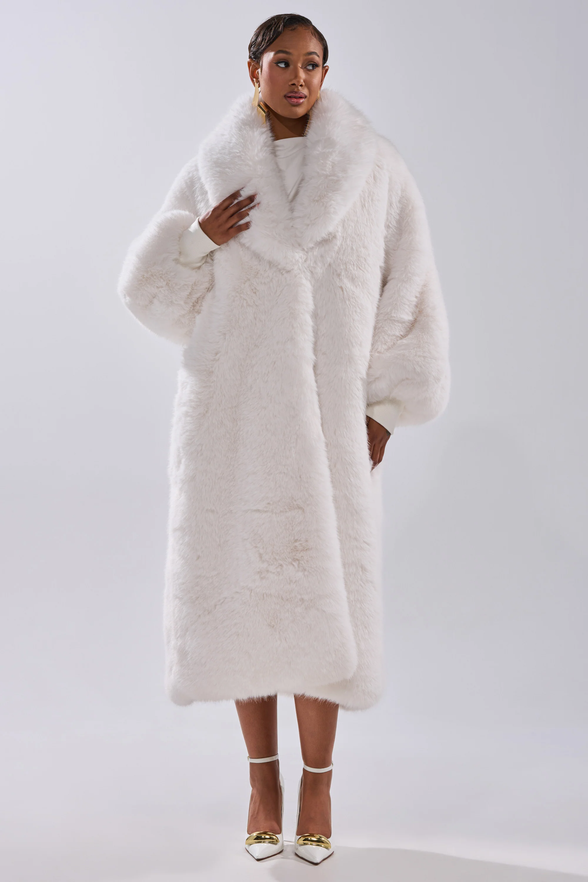 TSUNAMI FAUX FUR COAT IN WHITE - Image 7