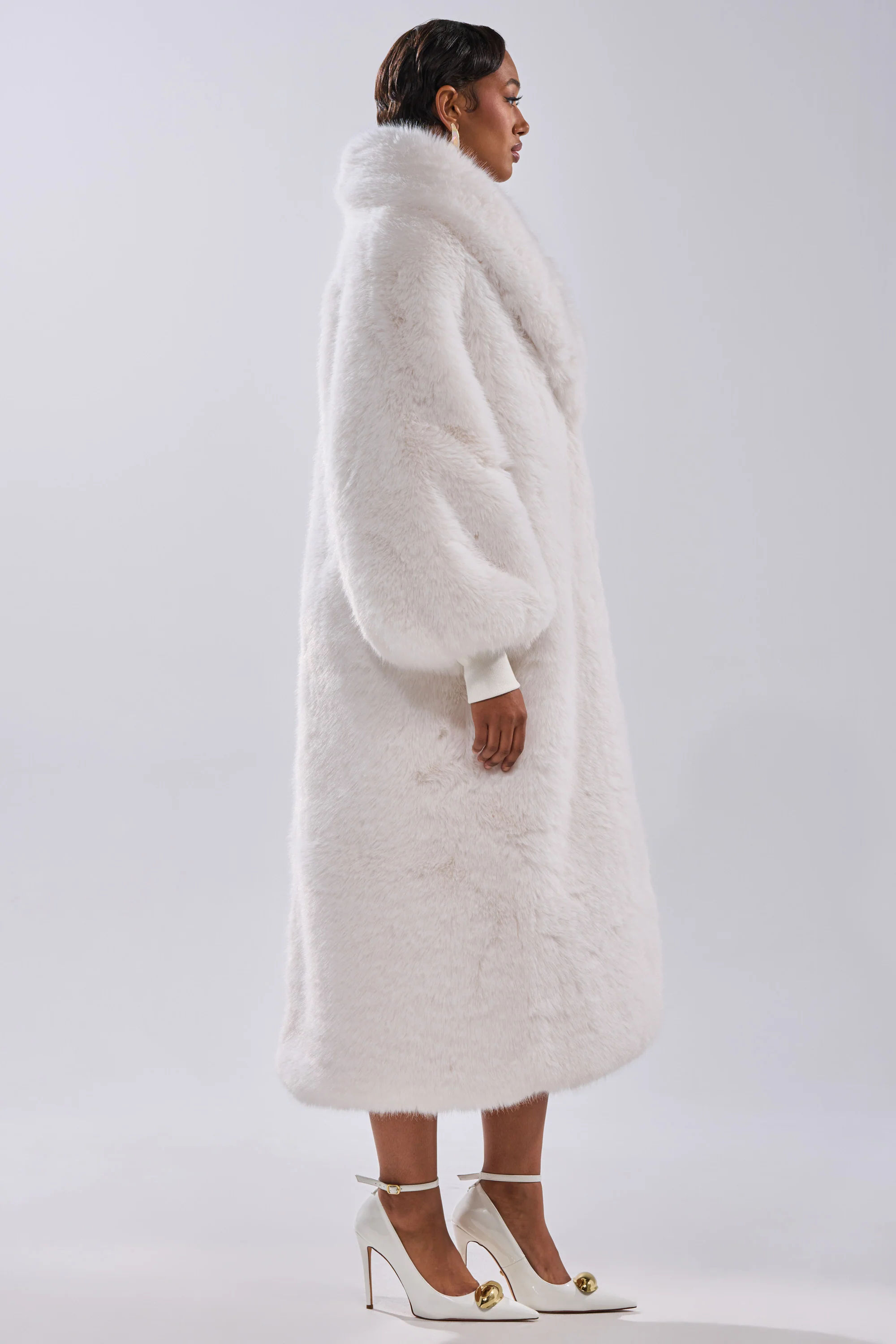 TSUNAMI FAUX FUR COAT IN WHITE - Image 8