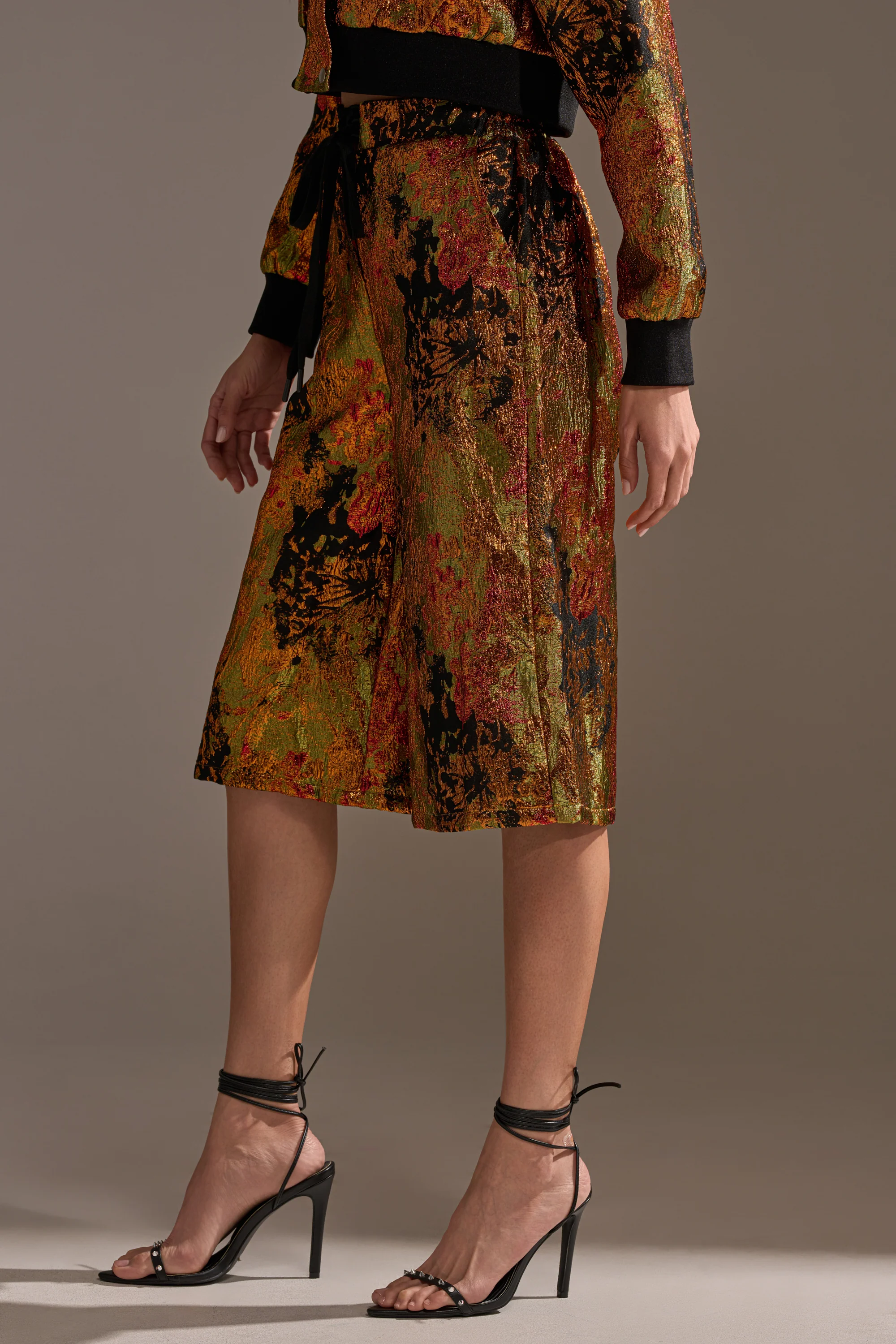 TWIN FLAME BROCADE BERMUDA SHORTS - Image 3