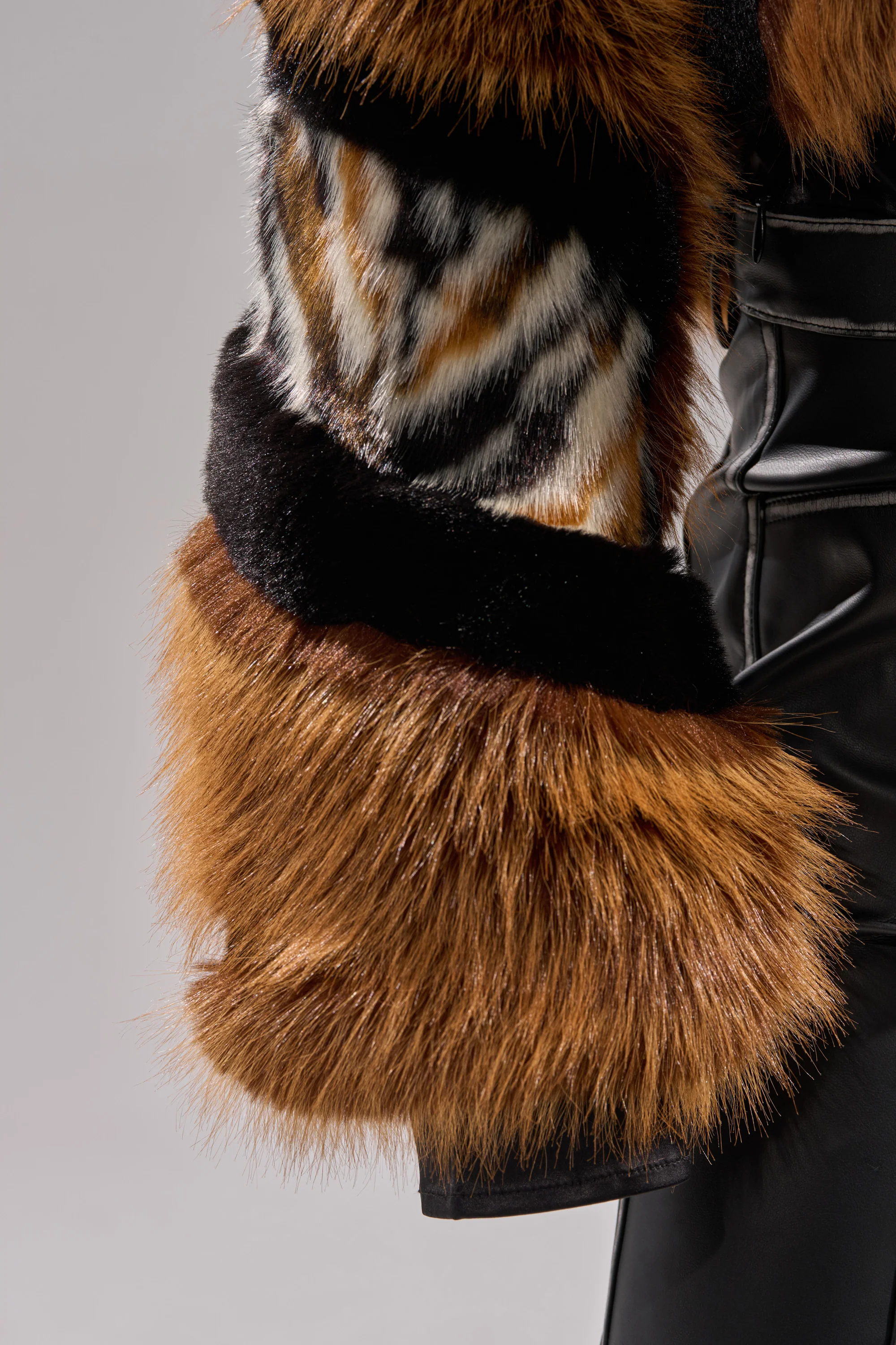TWISTER PATCHWORK FAUX FUR - Image 10